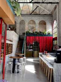 คาเฟ่ดานังสุดเก๋ในสไตล์ Industrial Loft