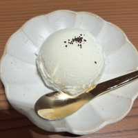 【日本・福岡🇯🇵】有名人多数来店！予約困難！博多もつ鍋屋