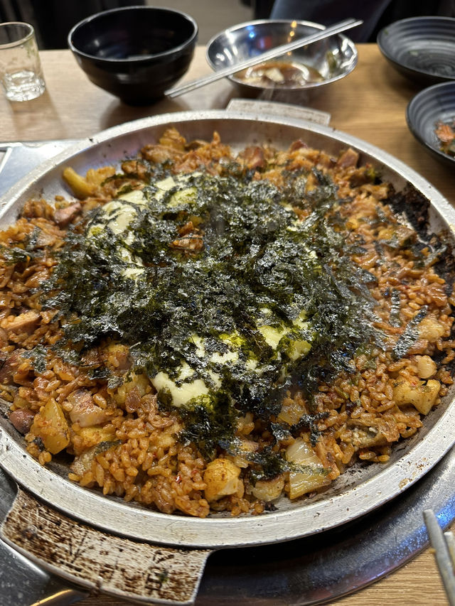 【韓国】え！？こんなに量多いの！？すごいホルモンのお店！