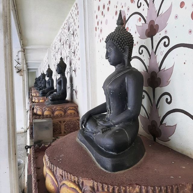 หลวงพ่อเงินองค์ใหญ่ที่สุดในประเทศไทย
