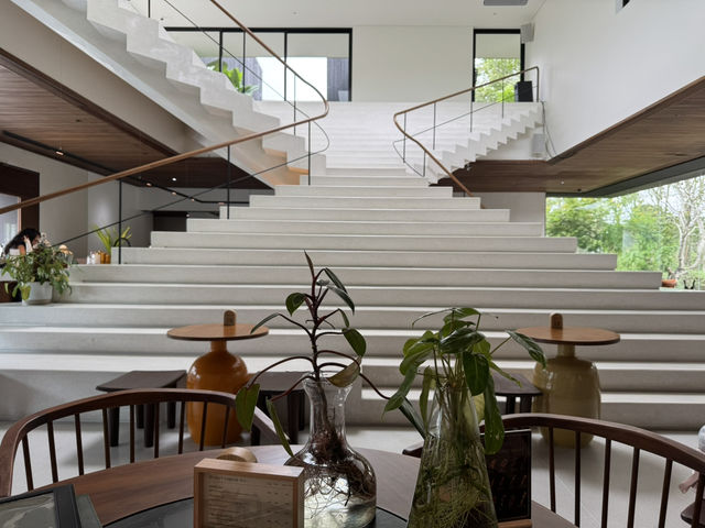 布吉網紅咖啡店， 共享工作空間 ，畫廊，餐廳集合於一身