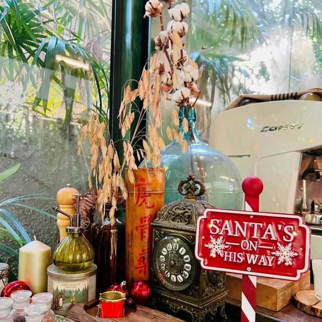 A Hidden Gem in Bangkok: Thea Cafe