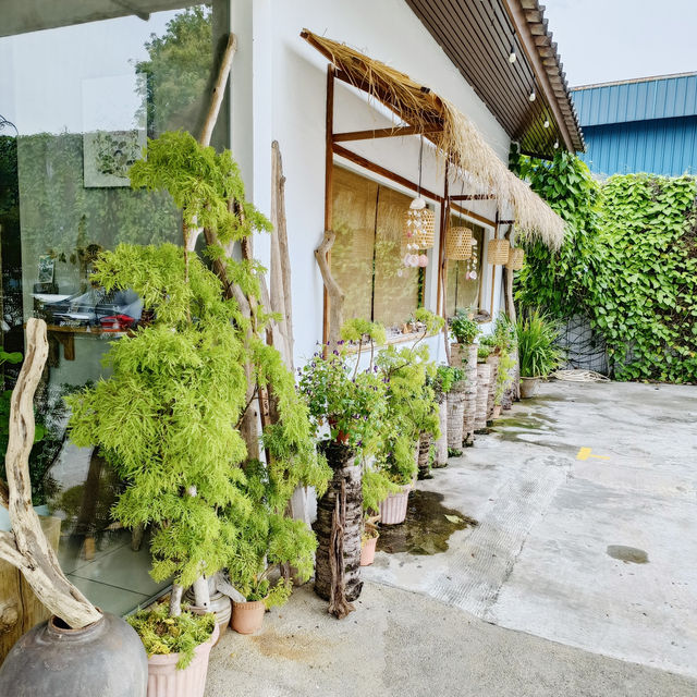 Hanazawa Bakery: A Green Escape for the Soul