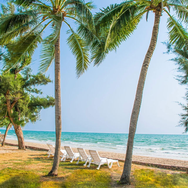 มาเที่ยวจันทบุรี นอนที่พักติดทะเลหาดเจ้าหลาว