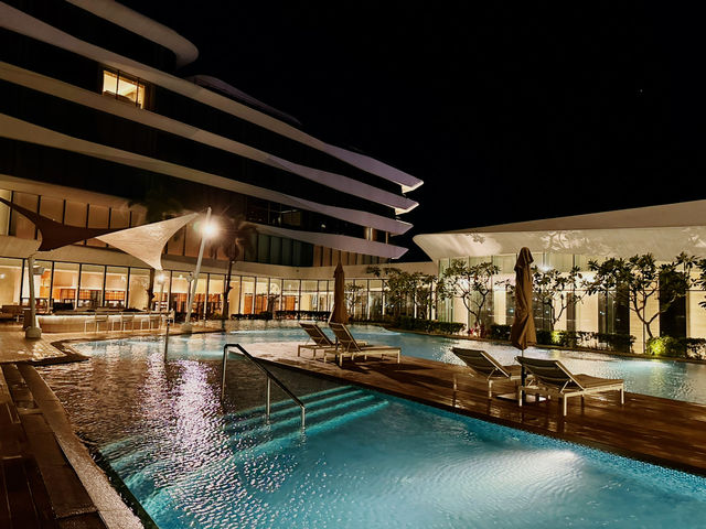 Sophisticated Stay at Conrad Manila