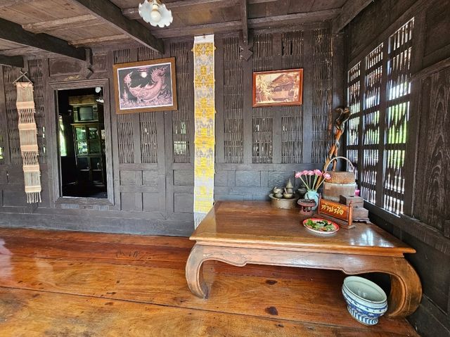 เรือนนมสด บางน้ำผึ้ง