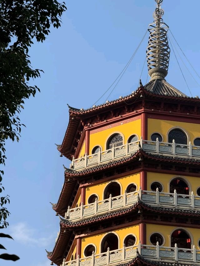 Wannian Stage: A Hub of Local Culture