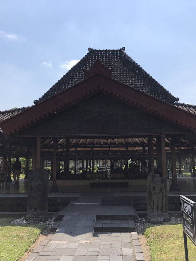 【ジョクジャカルタ】プランバナン寺院観光ガイド
