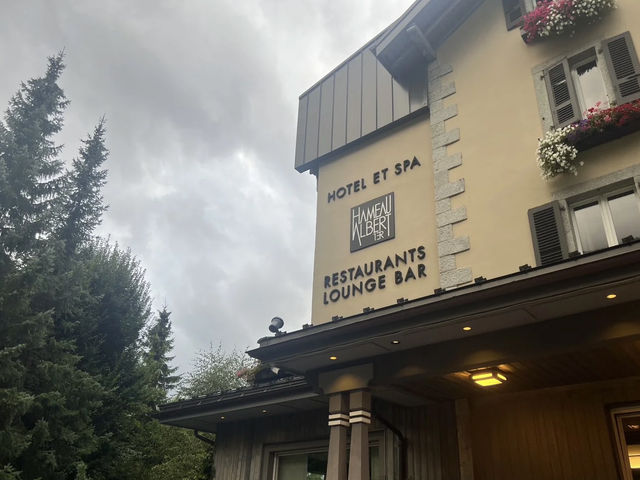 Hôtel Hameau Albert 1er: A Luxurious Alpine Retreat in Chamonix
