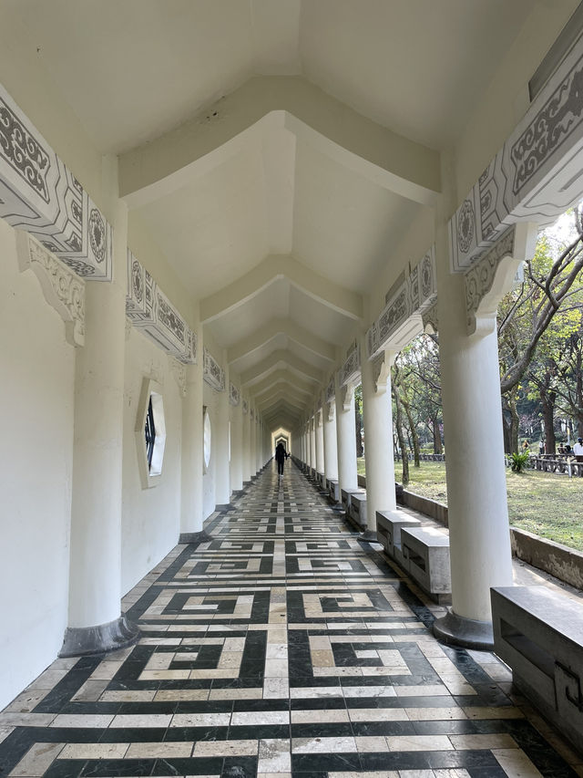 A Walk Around Chiang Kai-shek Memorial Hall Park 🚶‍♂️🌿