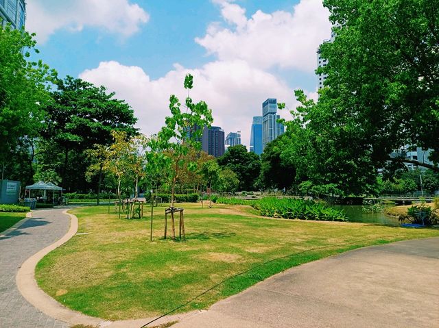 泰國曼谷市中心地標性商圈公園商場象神廟一日遊行程，適合休閒逛街購物拍照📸打卡