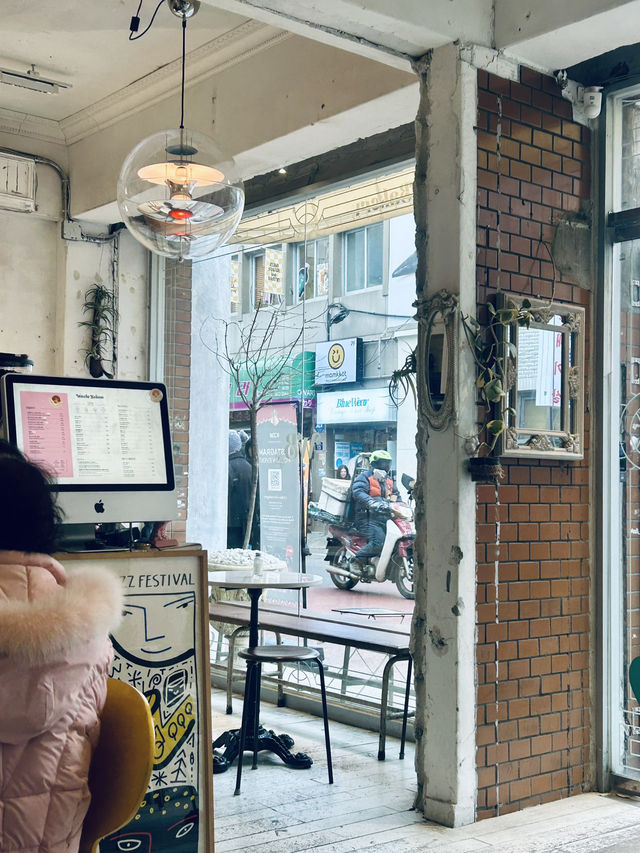성수동에서 만나는 프랑스 감성 디저트, 웜브라운🤍🌸
