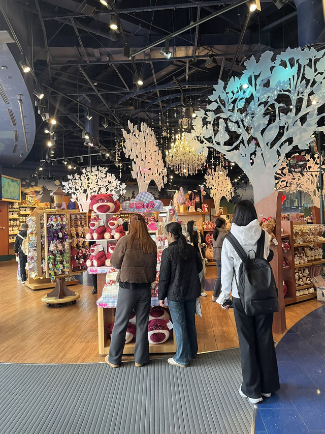 แฟนดิสนีย์ไม่ควรพลาด!  Disney Store สาขา Lujiazui