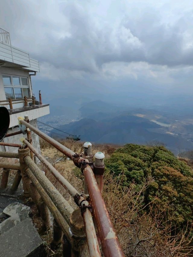 陰雨下別府纜車上山頂