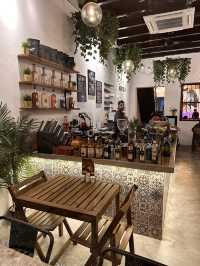 Pinwheel Retro Café: A Vintage Time Capsule