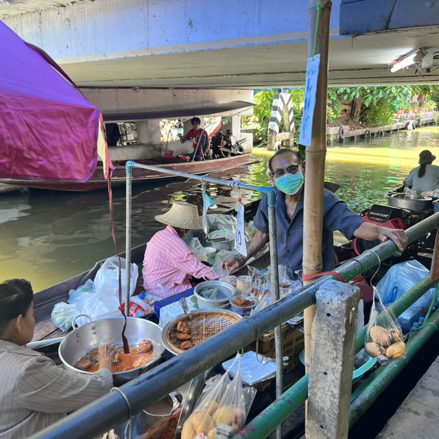 ตลาดน้ำคลองลัดมะยม