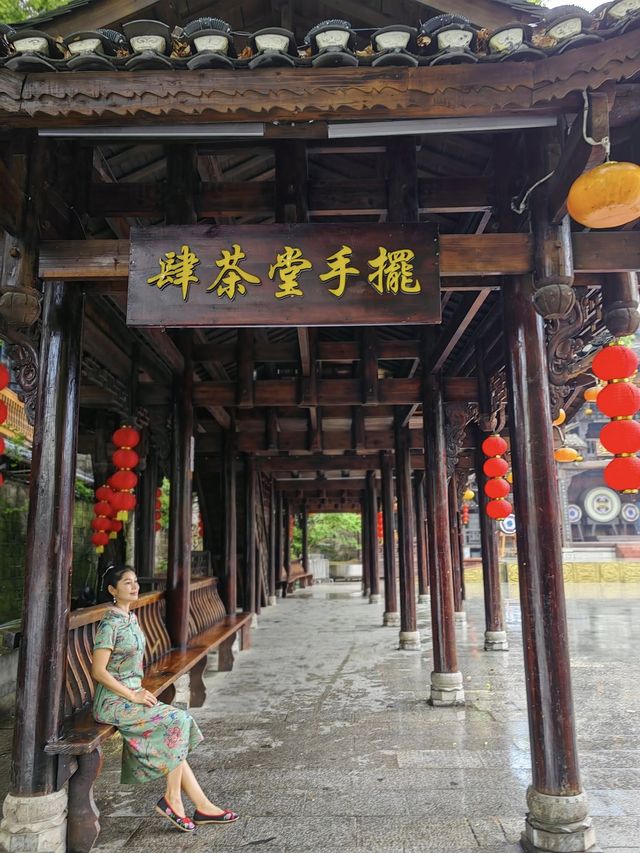 Furongzhen เมืองที่แสนงดงามท่ามกลางน้ำตก