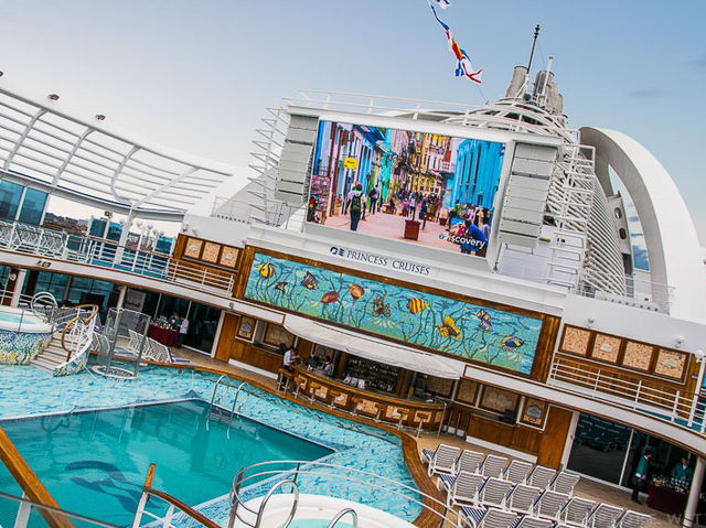 ✨ Emerald Princess Cruise: A Jewel of the Seas! 💎🚢