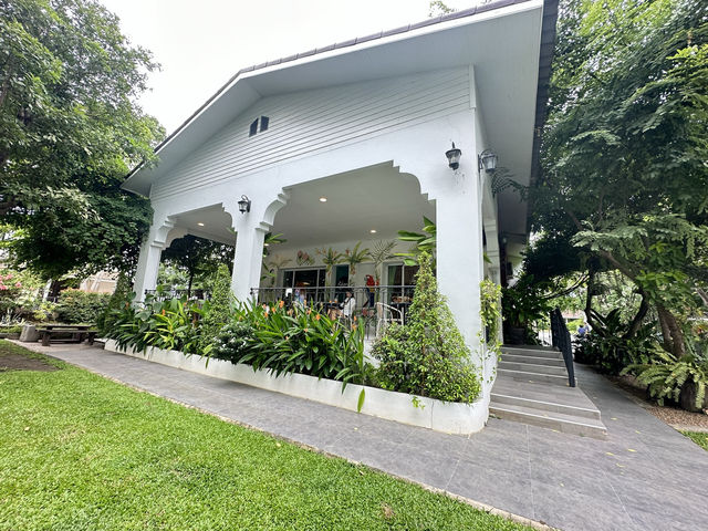 KaJee Cafe' and Hostel