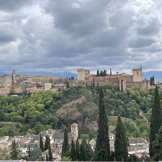 Granada ศิลปะแห่งอันดาลูเซีย สเปนตอนใต้