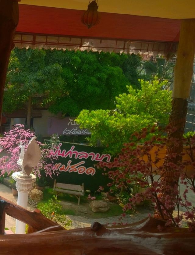 พาเที่ยวแม่สอด