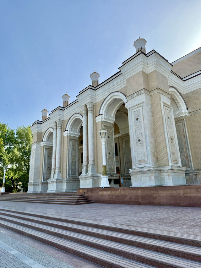 Springtime Stroll to Alisher Navoiy Theater