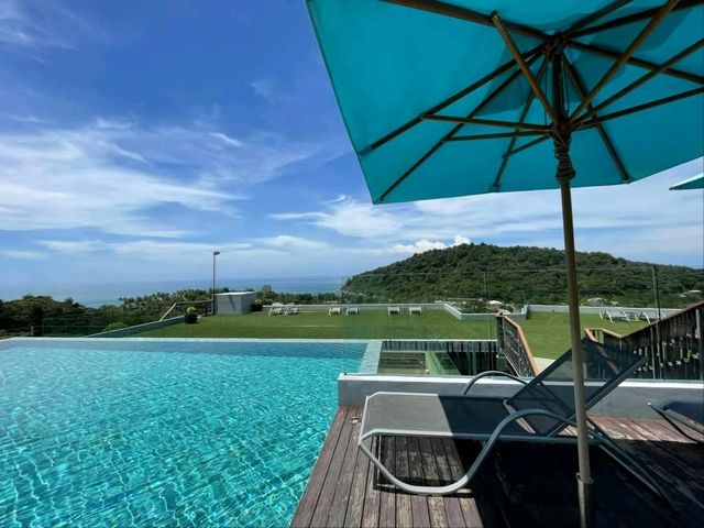 Crest Resort & Pool Villas ภูเก็ต