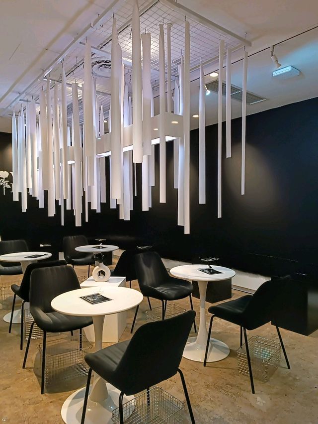 PARCO新館內的韓系咖啡館-- Loveless Coffee Pure