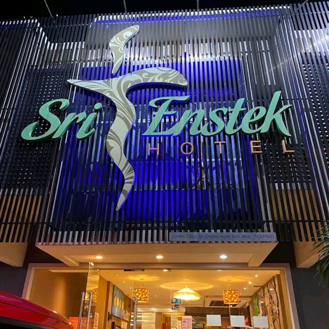  "Sri Estek Hotel Sepang: Your Budget-Friendly Gateway Near KLIA."