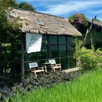 มีนา คาเฟ่ : คาเฟ่ยอดนิยมในจังหวัดกาญจนบุรี 