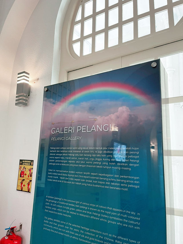🎨 Pelangi Gallery: A Vibrant Tapestry of Malaysia’s Multicultural Textile Heritage