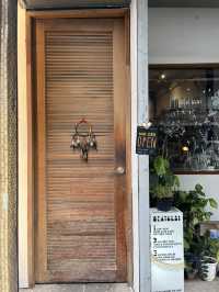  Arai Arai พบปะเพื่อนใหม่ และจิบกาแฟบรรยากาศอบอุ่น