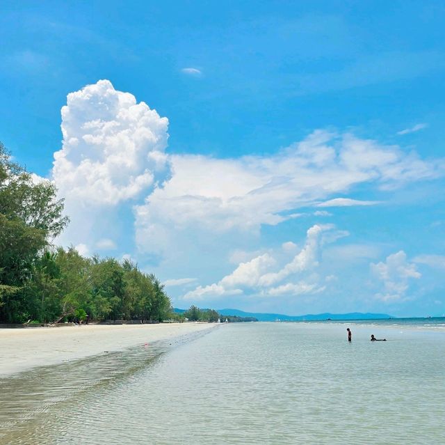 หาดบานชื่น