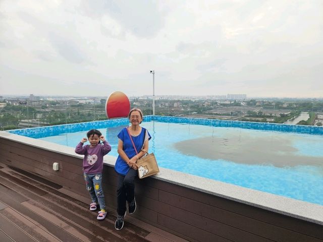 A Mini Disneyland Stay at Garden Rezen Hotel Shanghai – Perfect for Families!