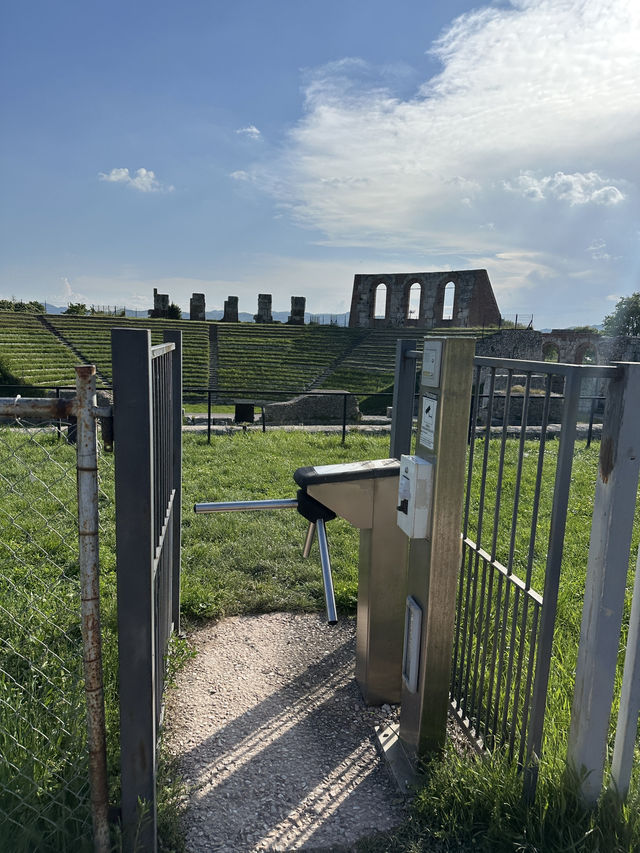 意大利古比奧 🏛️遊羅馬劇場考古公園🇮🇹