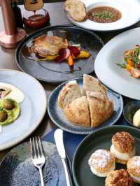 🌇 Hotel Indigo Bangkok – A Colorful Blend of Heritage and Hip!