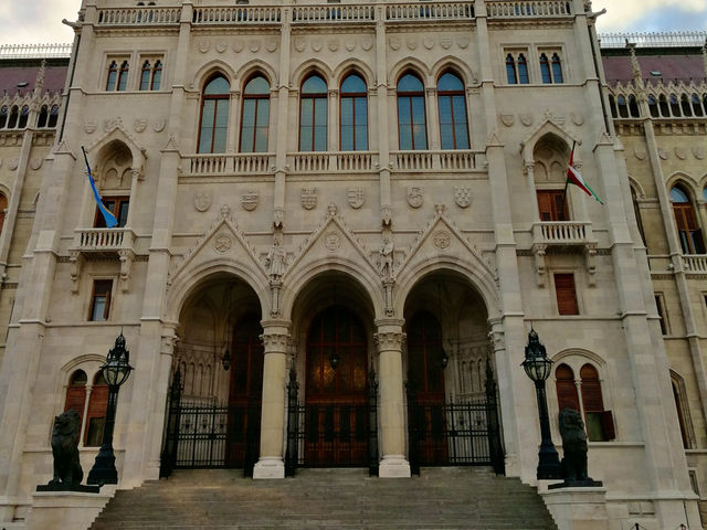 The Crown Jewel of Budapest – Parliament by the Danube