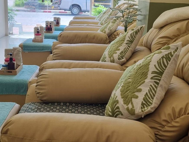 CALM TOUCH THAI MASSAGE  ร้านนวดสไตล์โมเดิร์น 🌷✨ 