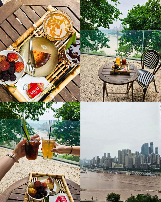 Amazing hotel with panoramic views in the heart of Chongqing!