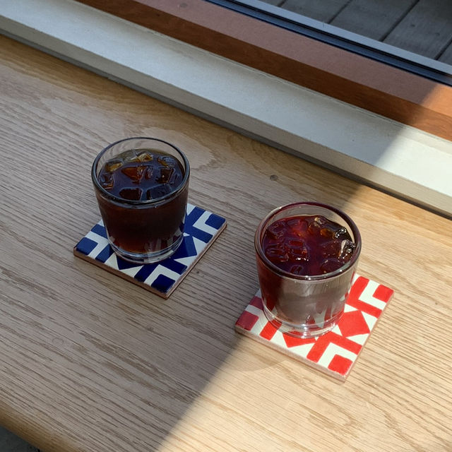 【神奈川🇯🇵】逗子のプールサイドのカフェ？？