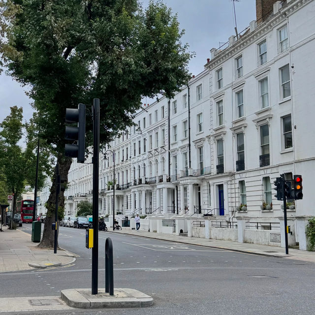 Notting Hill: My Enduring Love Affair with London's Charming Neighborhood! 💖🇬🇧