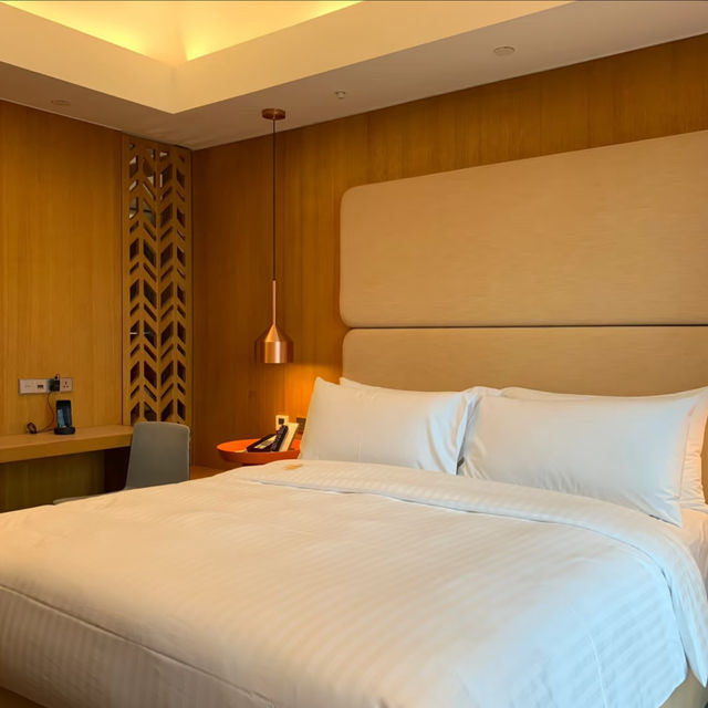 My Stay at Oasia Hotel Downtown: Singapore's Green Oasis! 🌿🏨✨