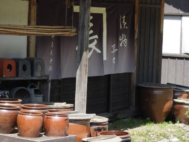 🎯【山形・庄内映画村オープンセット】映画の世界に迷い込む、壮大な時代劇ロケ地巡り  山形県鶴岡市月山山麓にある「スタジ