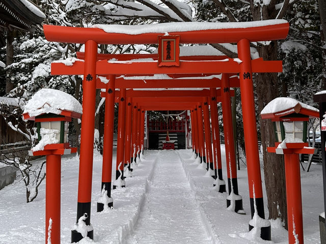 兔兔開運神社登場！函館湯倉神社超萌守護靈現身，療癒系參拜讓你幸福滿載🐰⛩️♨️