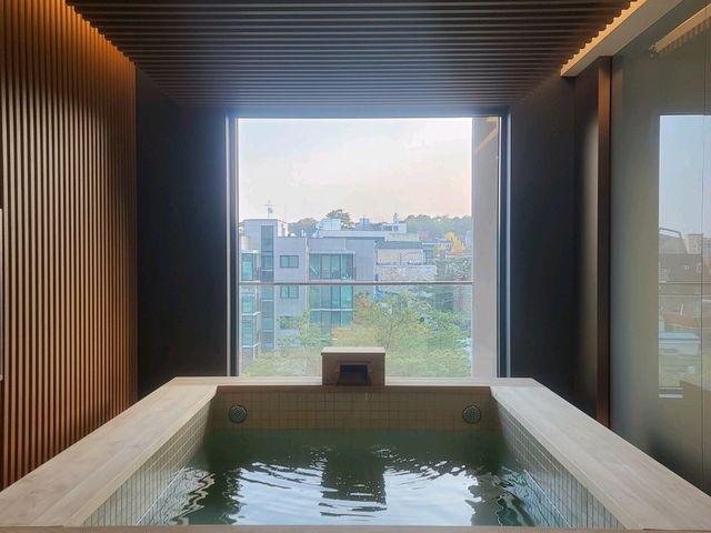 파라스파라 서울 프리미어 팀버 스위트 (히노끼탕, 인룸다이닝, 실내수영장, 야외수영장, 사우나, 조식)