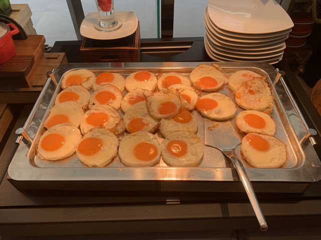 🍽️ A Solid Start to the Day at Streats Cafe, ibis Ratchada