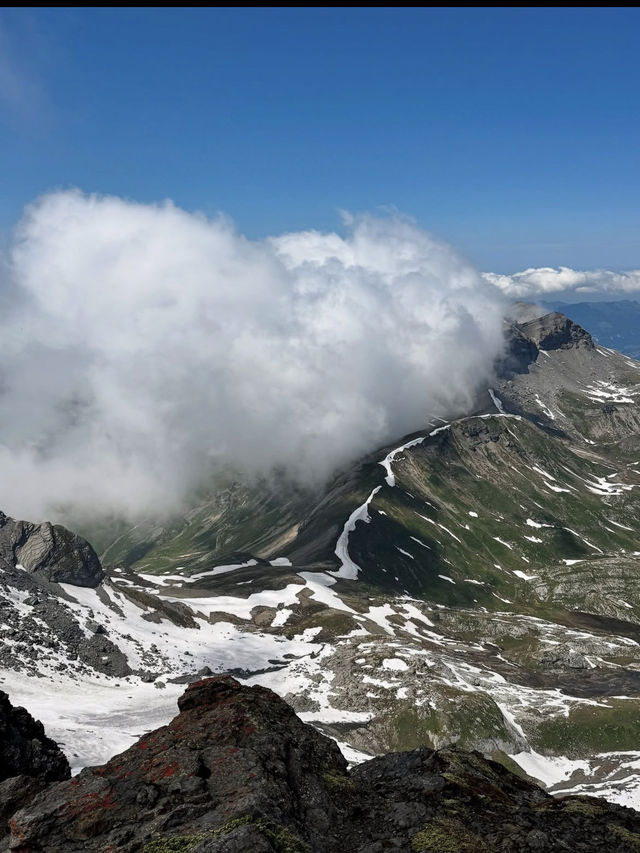 【007の舞台へ】シルトホルンでスパイ気分の絶景体験🎥🏔️