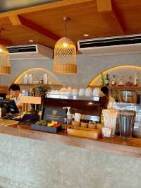 Aloha beach Cafe คาเฟ่บางแสน ที่วิวดีมากกกก ก.