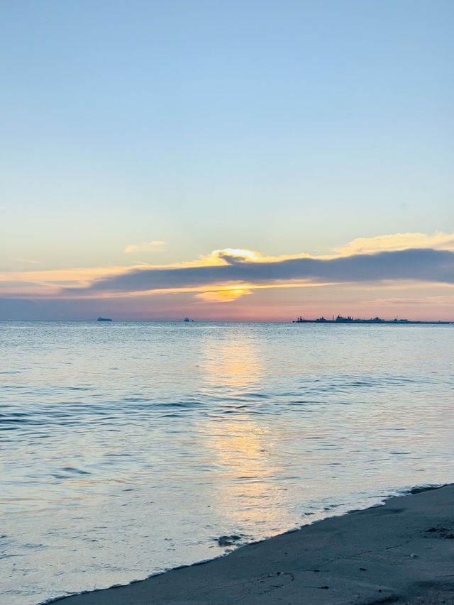 Golden Goodbye at Pantai Puteri