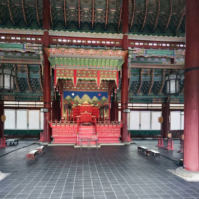 Gwanghwamun Gate & Changing of the Guard Ceremony